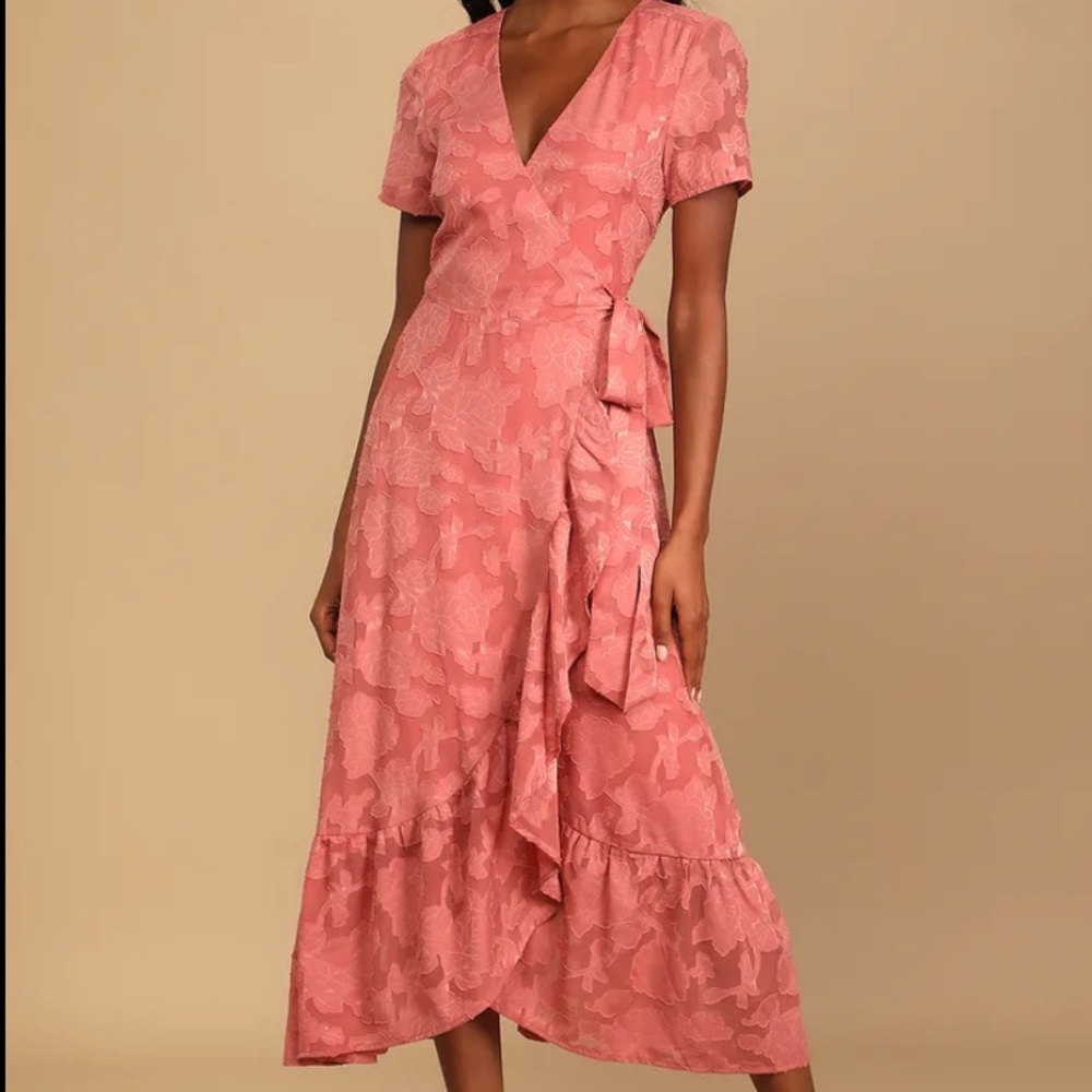 Lulu’s Floral Jacquard Short Sleeve Wrap Midi Dress. Size M.
